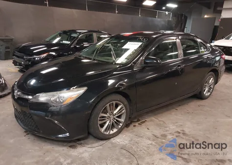 2015 Toyota Camry Le/Xle/Se/Xse z USA, uszkodzony, nr VIN 4T1BF1FK3FU029348